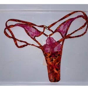 Brand New Victoria’s Secret Thong – Size M